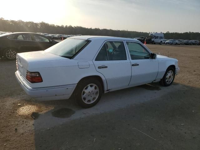 1995 Mercedes-Benz E 320 Base