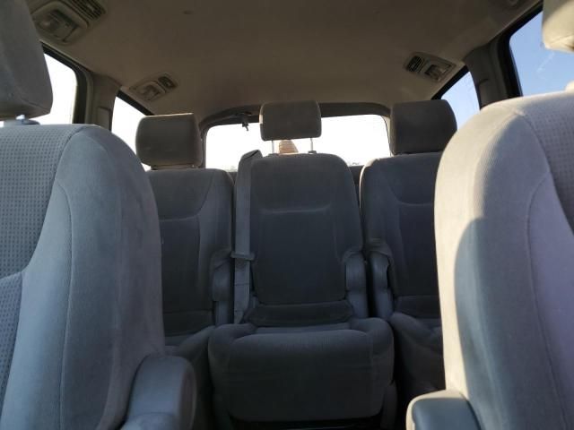 2004 Toyota Sienna CE