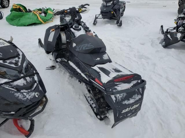 2016 Skidoo 2016 Skidoo Snowbmobil