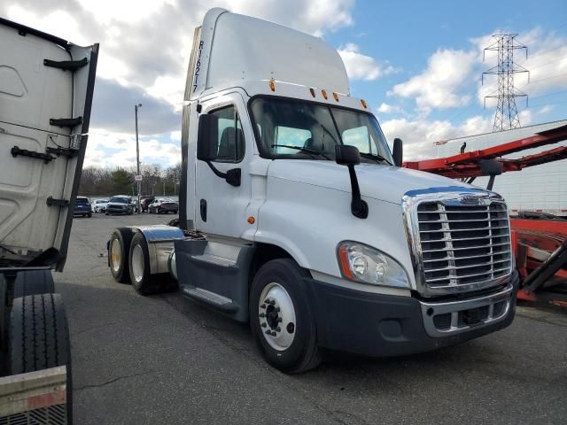 2015 Freightliner Cascadia 125