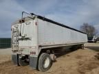 2000 Wilson Pacesetter Grain Trailer
