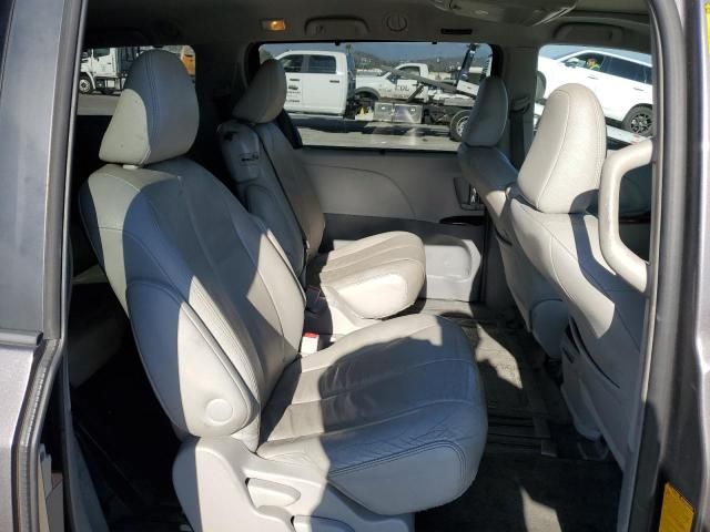 2014 Toyota Sienna XLE