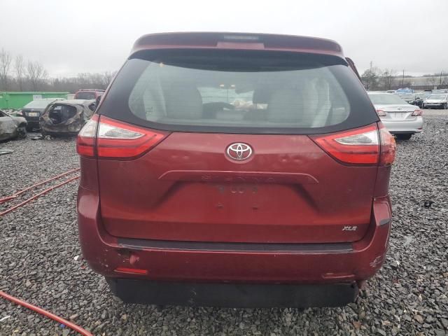 2017 Toyota Sienna XLE