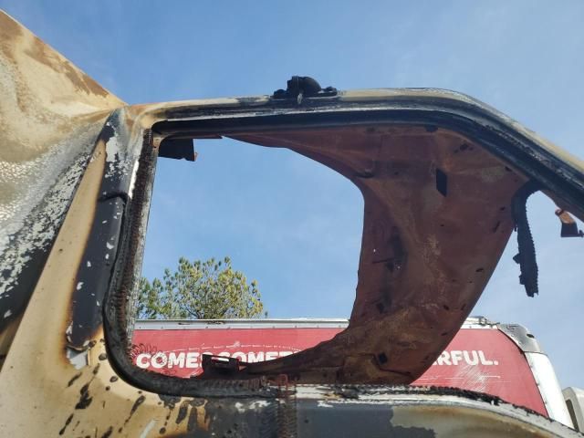 2019 International LT625