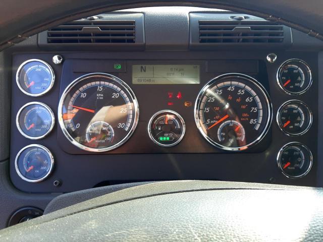 2016 Freightliner Cascadia 125 Semi Truck