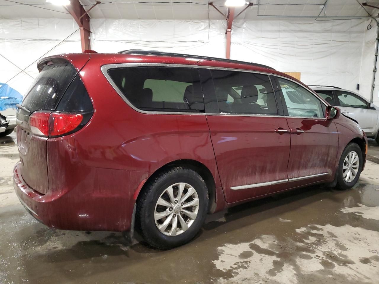 2017 Chrysler Pacifica Touring l