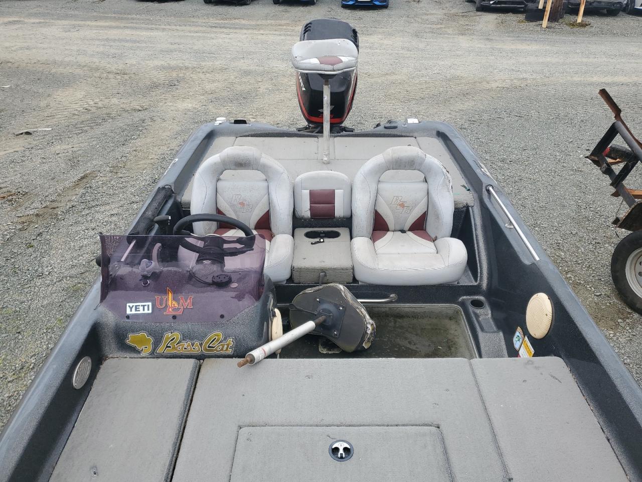 2003 Basstracker Boat
