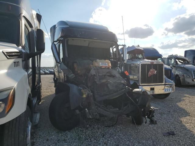 2022 Volvo VN VNL