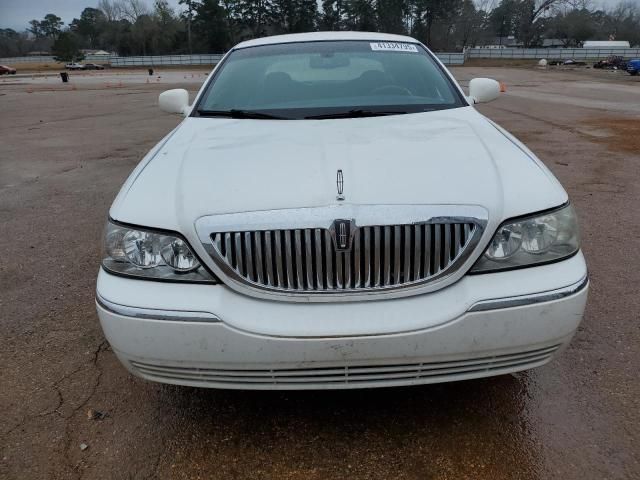 2010 Lincoln Town Car Signature Limited