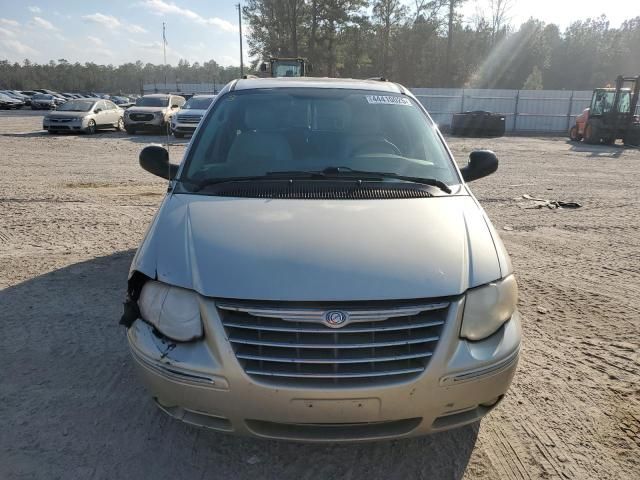 2005 Chrysler Town & Country Touring