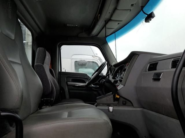 2014 Kenworth Construction T680