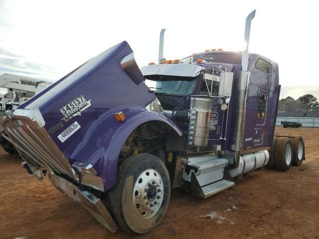 2000 Kenworth W900 Semi Truck