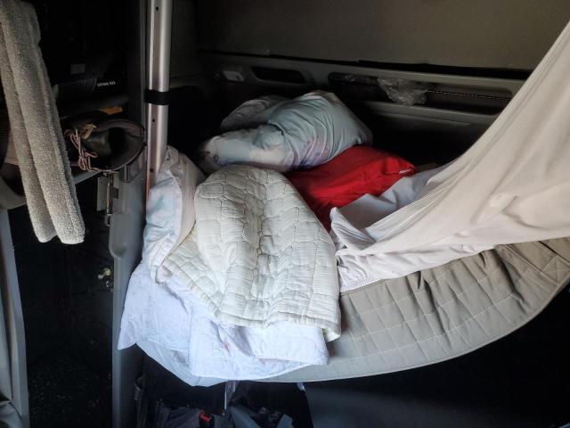 2020 Volv O vn Semi Truck