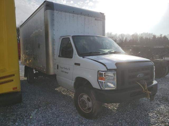 2021 Ford Econoline E450 Super Duty Cutaway Van