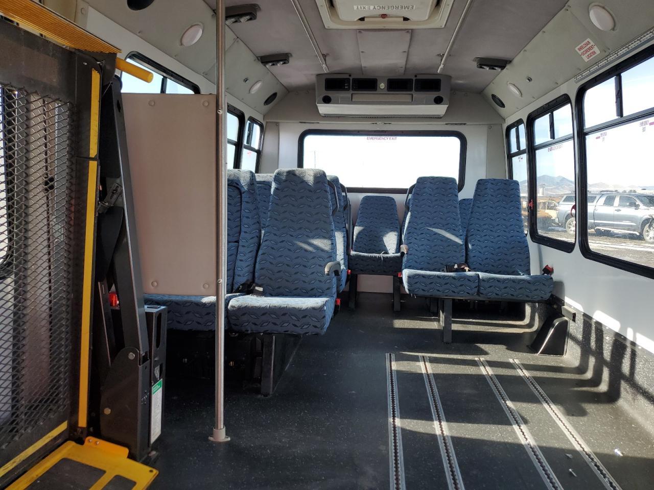 2019 Ford Econoline E450 Super Duty Cutaway van