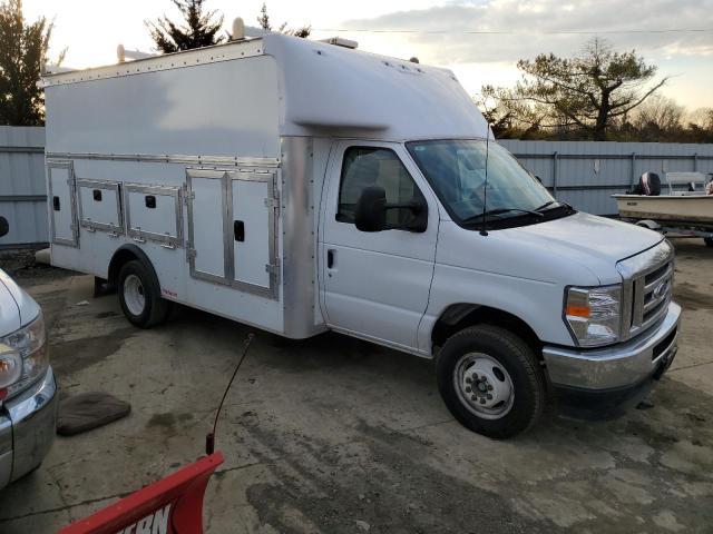 2025 Ford Econoline E450 Super Duty Cutaway Van