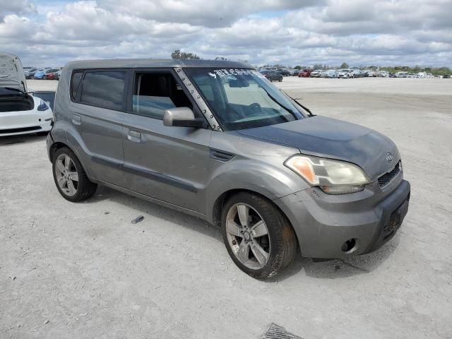 2010 KIA Soul +