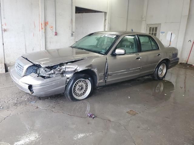 2001 Ford Crown Victoria LX