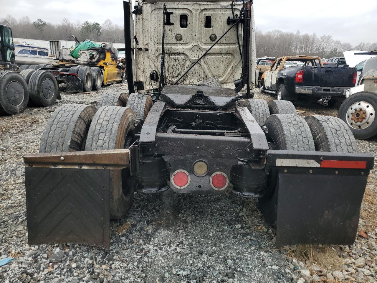 2014 Freightliner Cascadia 125