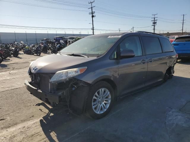 2014 Toyota Sienna XLE