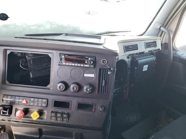 2023 Freightliner Cascadia 126
