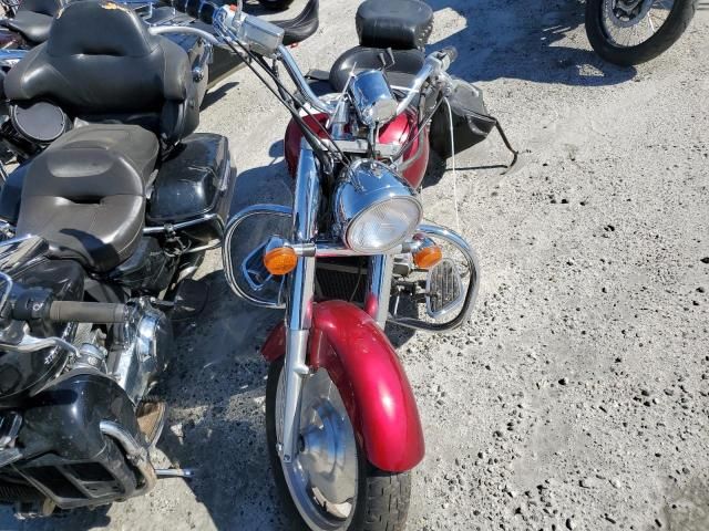 2004 Honda VT1100 C2