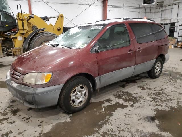 2003 Toyota Sienna LE