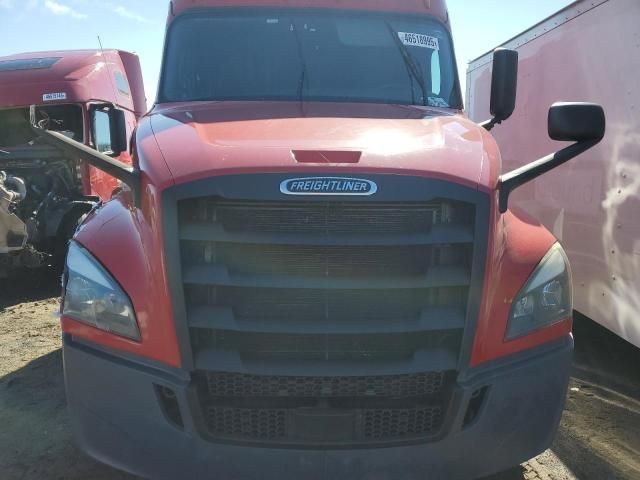 2019 Freightliner Cascadia 126