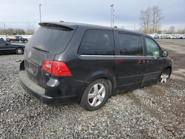 2010 Volkswagen Routan SE