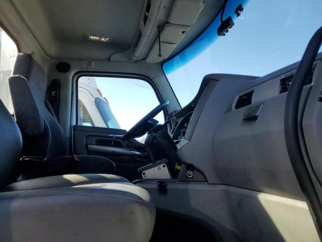 2013 Kenworth Construction T680