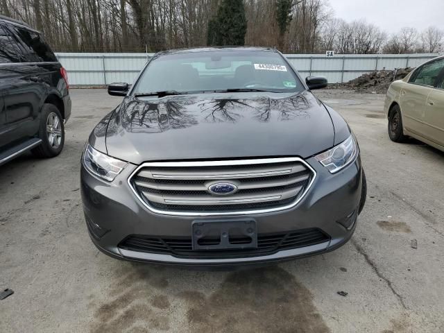 2018 Ford Taurus SEL