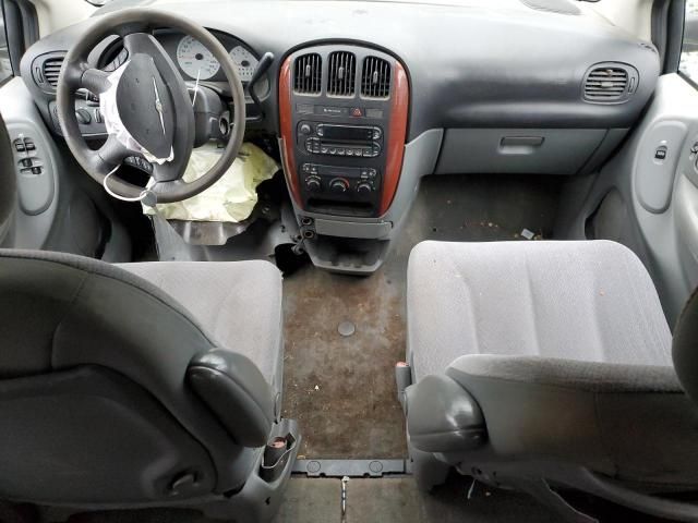 2006 Chrysler Town & Country LX