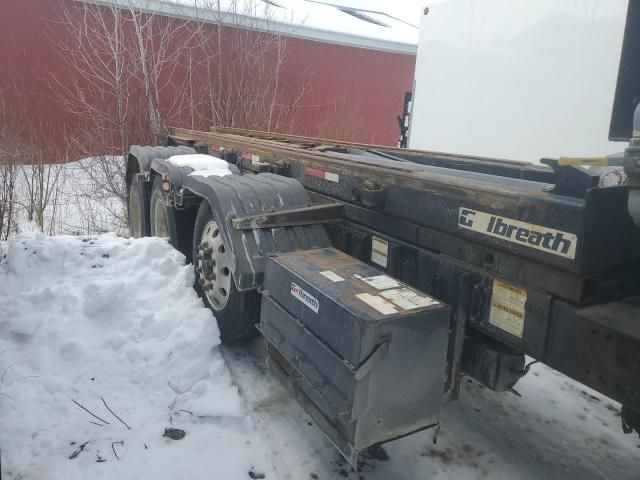 2016 Freightliner 114SD ROLL-OFF Container Truck