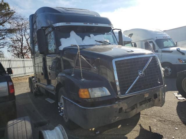1999 Volvo VN Semi Truck