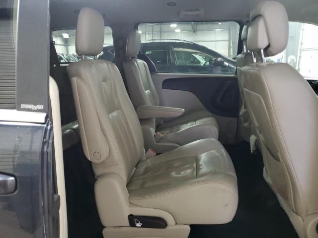 2013 Chrysler Town & Country Touring