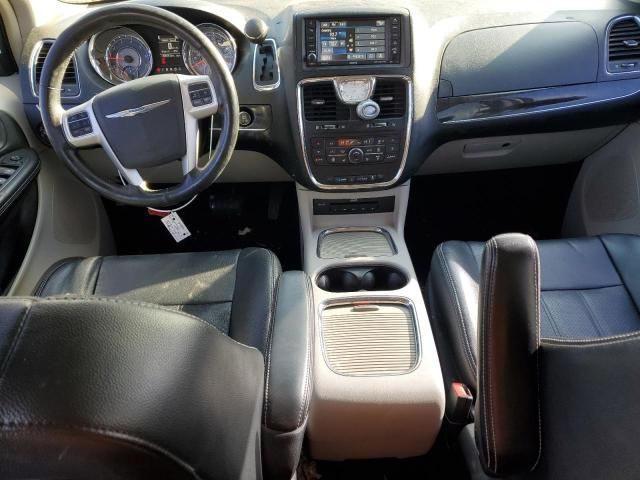 2014 Chrysler Town & Country Touring L
