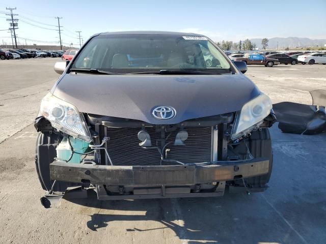 2014 Toyota Sienna XLE