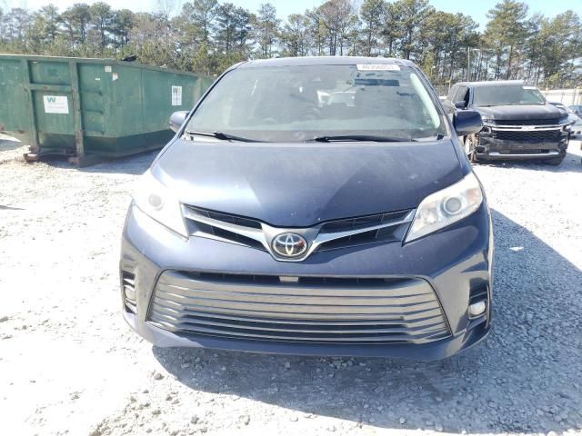 2018 Toyota Sienna XLE