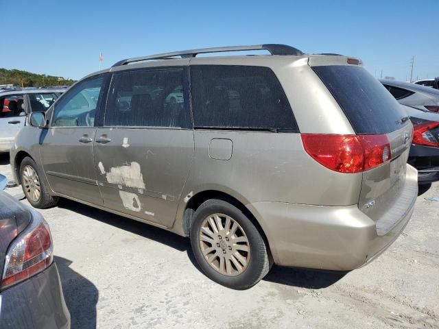 2010 Toyota Sienna XLE