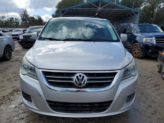 2011 Volkswagen Routan SE