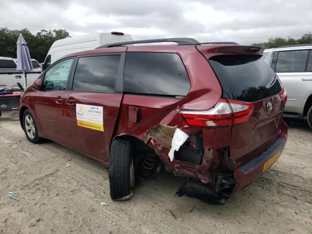 2017 Toyota Sienna LE