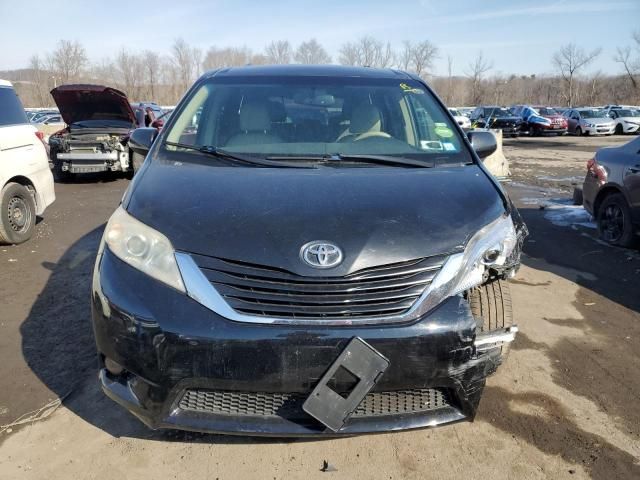 2014 Toyota Sienna XLE