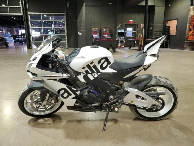 2016 Aprilia RSV4 RF