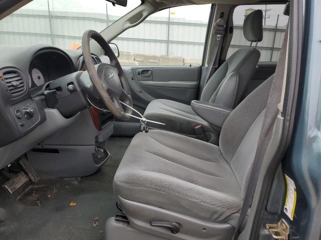 2006 Chrysler Town & Country LX