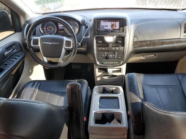 2013 Chrysler Town & Country Touring L