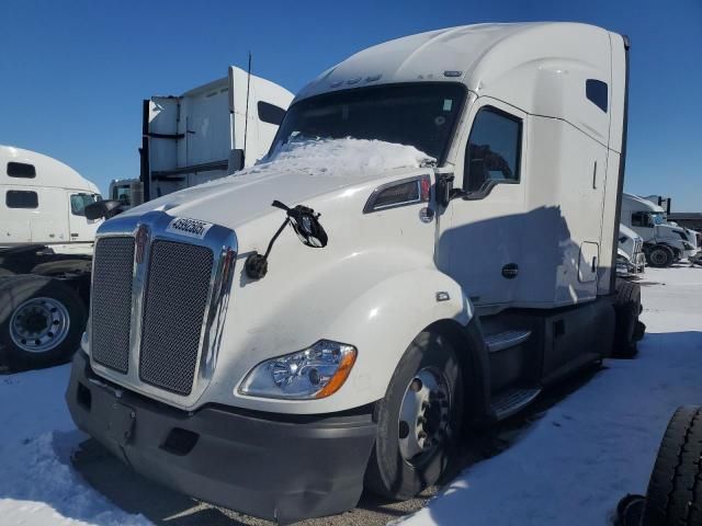 2020 Kenworth Construction T680