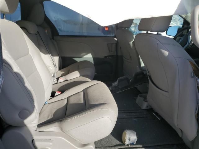 2016 Toyota Sienna XLE