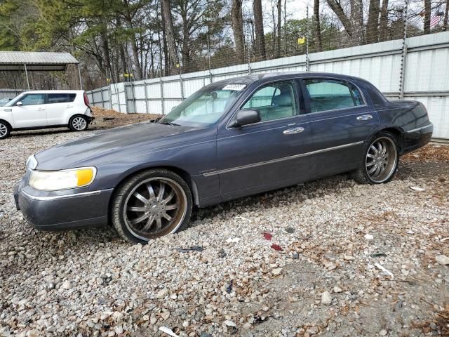 2001 Lincoln Town Car Signature