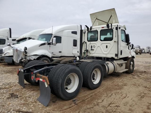 2018 Freightliner Cascadia 126