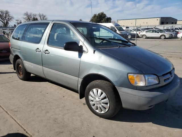 1999 Toyota Sienna CE